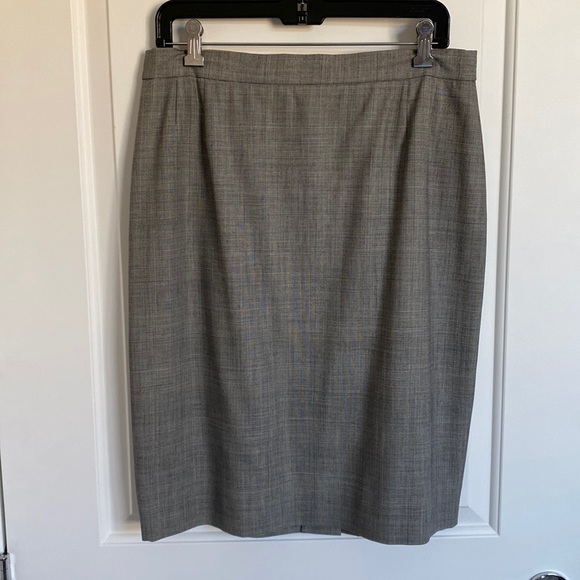 Vintage Escada Navy Plaid New Wool Skirt - Size EU42 - Picture 1 of 4